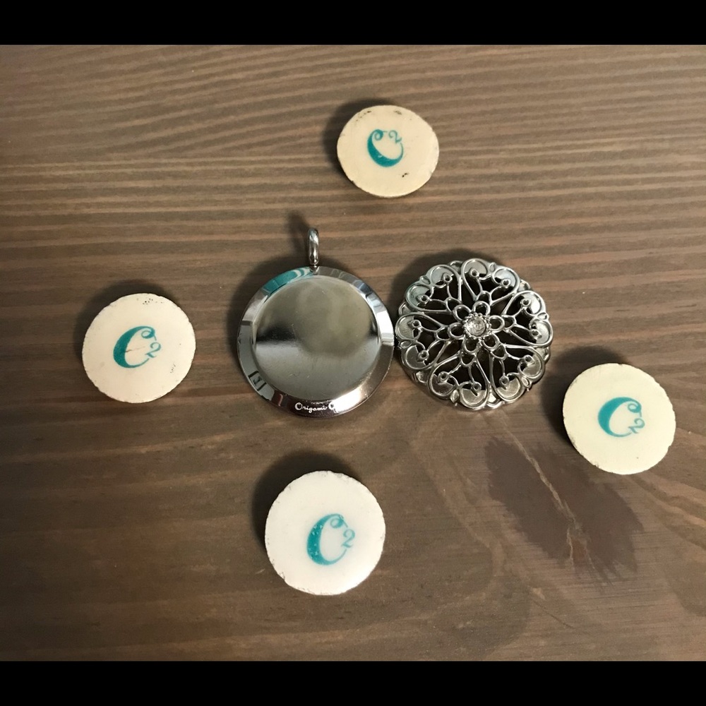 Authentic Origami Owl Sentiments Medium Silver Tw… - image 3